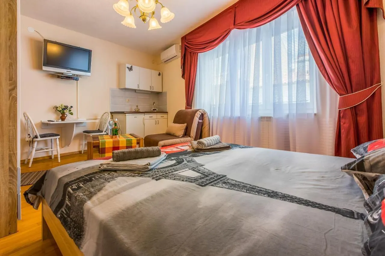 Apartments And Room Art Crikvenica