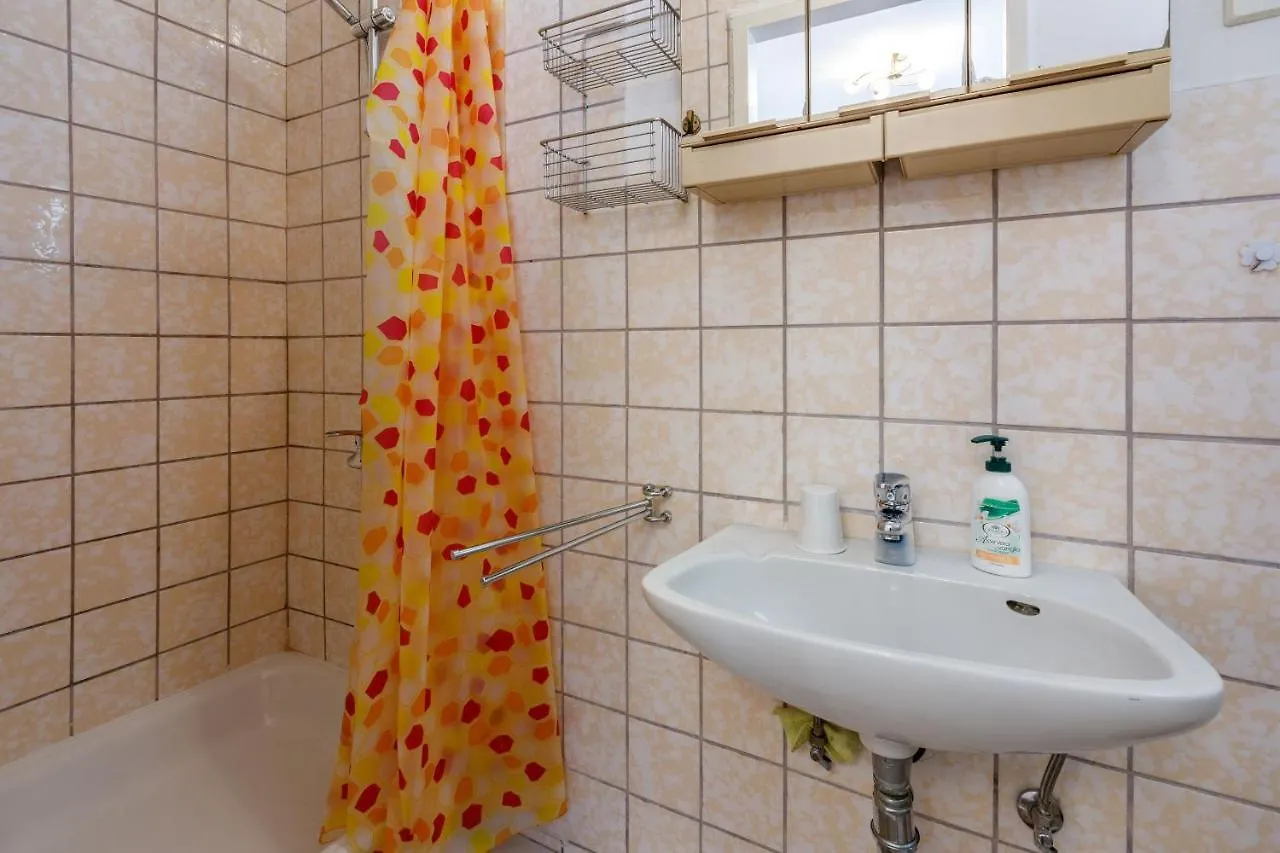 Apartments And Room Art Crikvenica 0*,